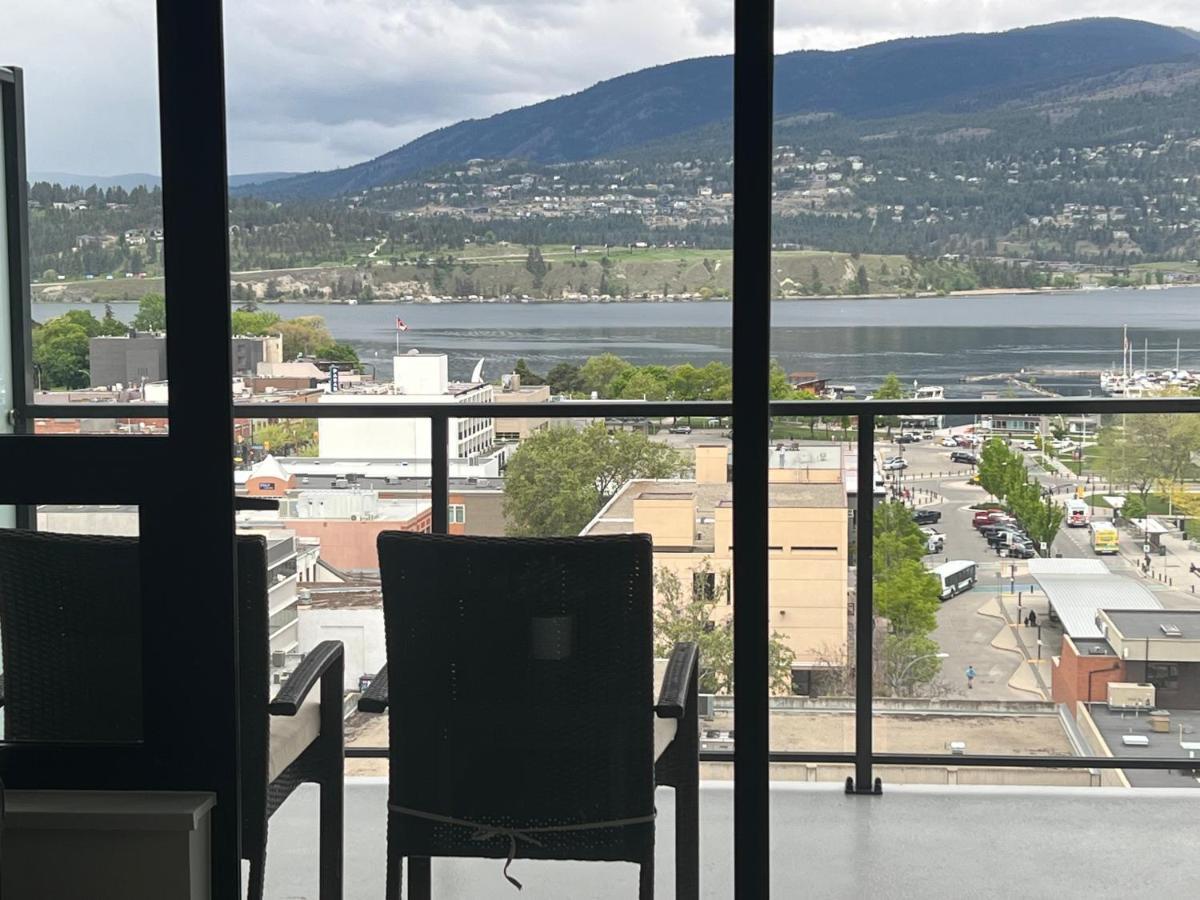 Amazing Brand New Lakeview Condo Downtown Kelowna Exterior foto